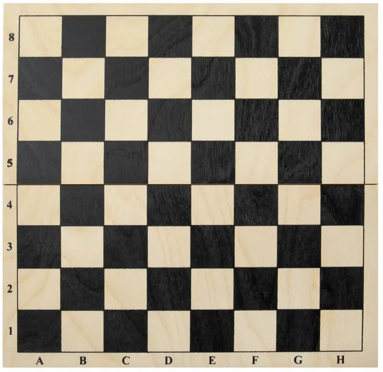 Шахматы классические, настольные деревянные.