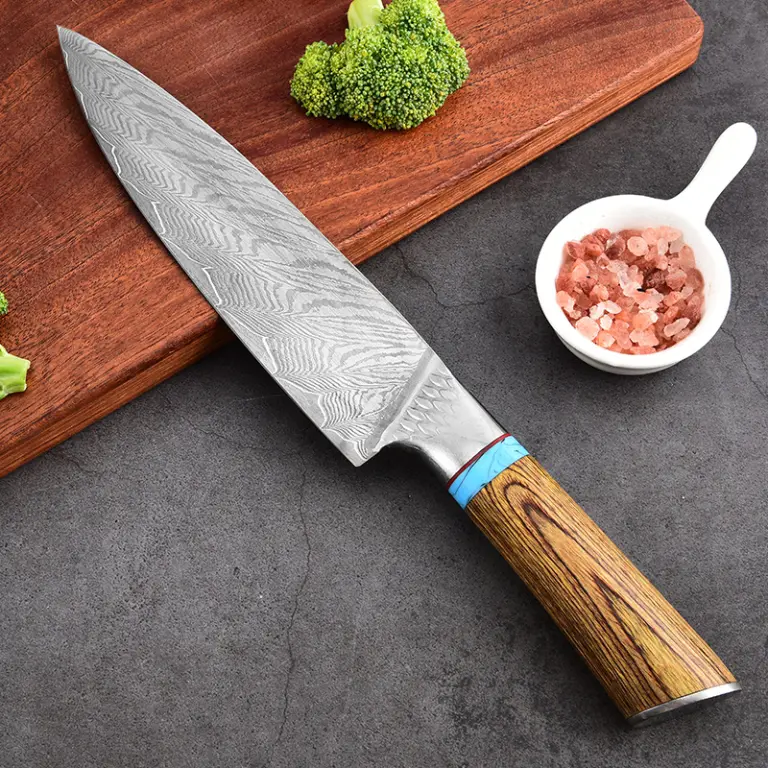 Наборы из трех кухонных ножей.